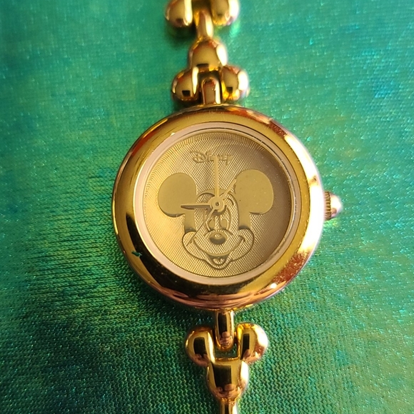 Watch - Picture 2 of 4